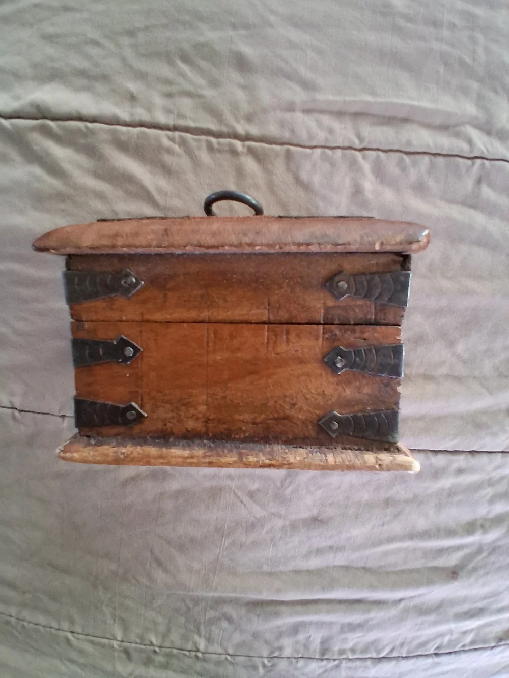 Vintage Made In India Wood Decorative Jewelry/Trinket Box with Metal Accent